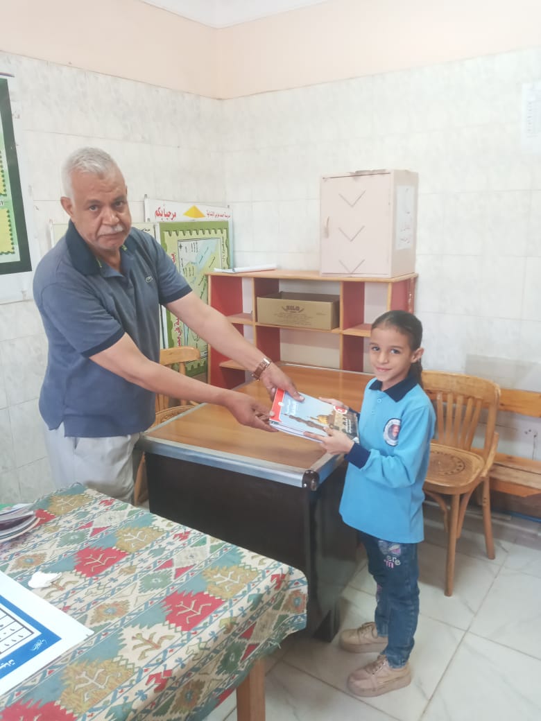 تسليم مصابي حادث تروسيكل منقباد كتب جديدة 