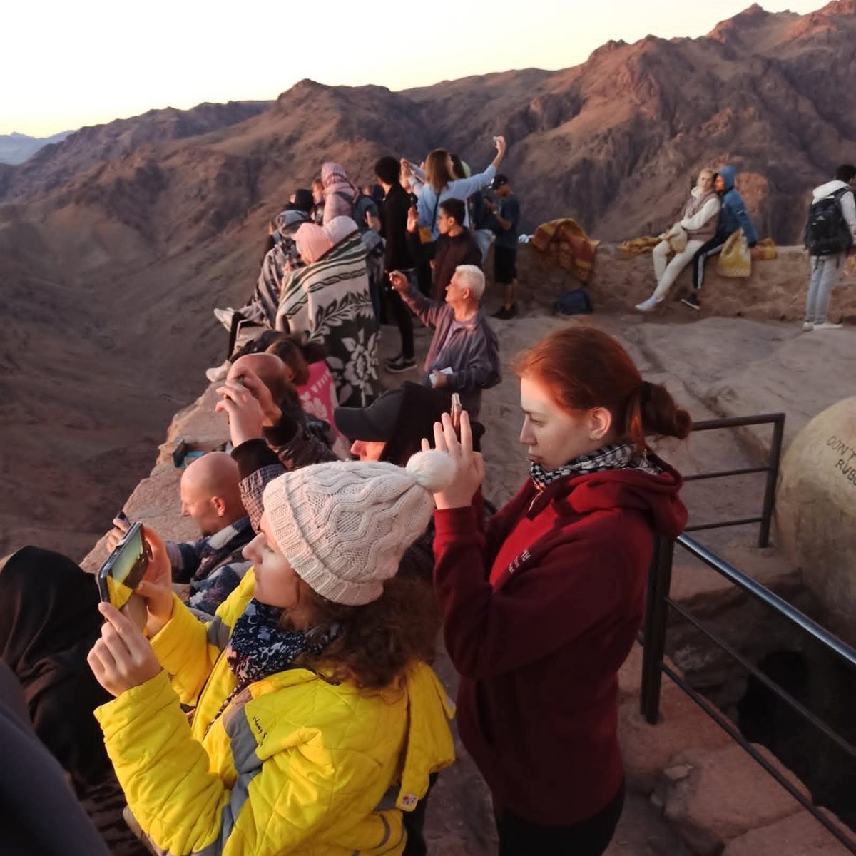 420 سائحًا بمدينة سانت كاترين