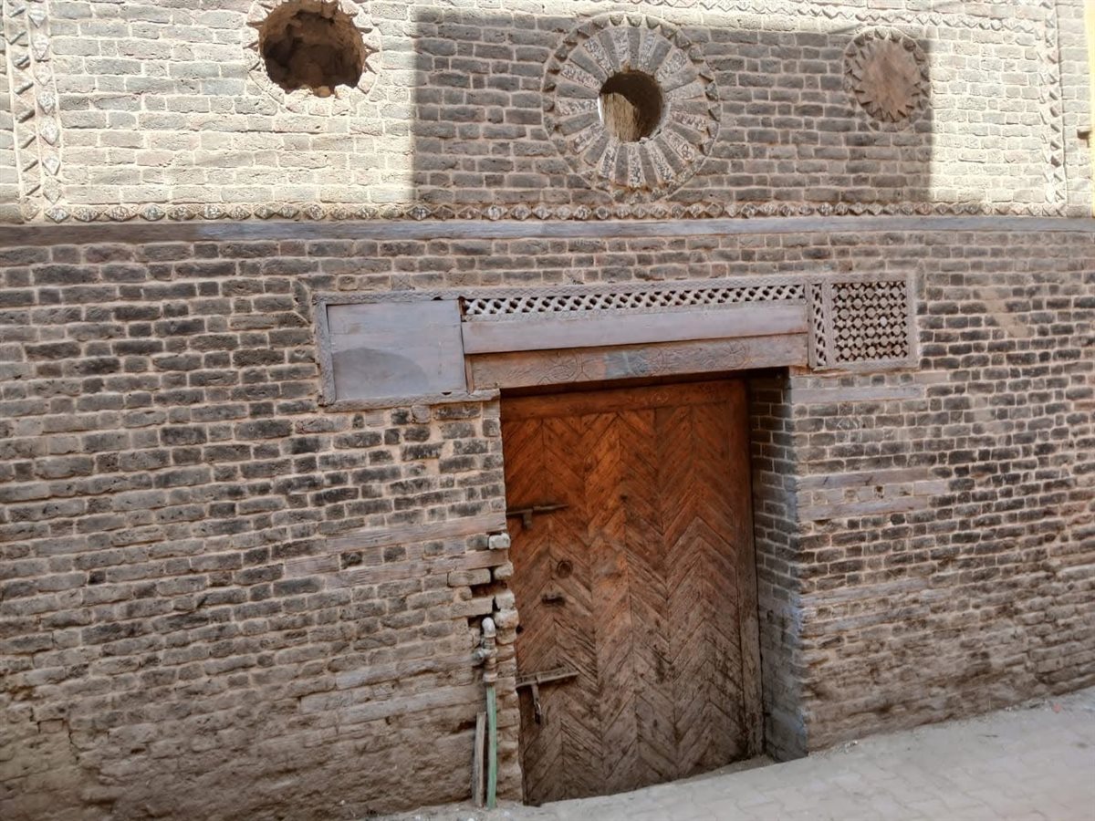 هدم واجهة آثر إسلامى في إسنا يثير الجدل&nbsp;