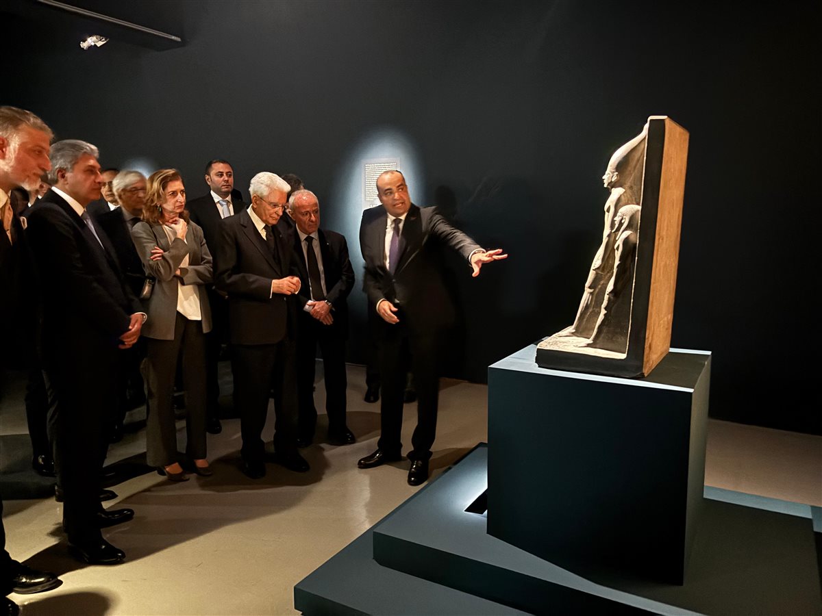 رئيس جمهورية إيطاليا يفتتح معرض كنوز الفراعنة في العاصمة الإيطالية روما | صور
