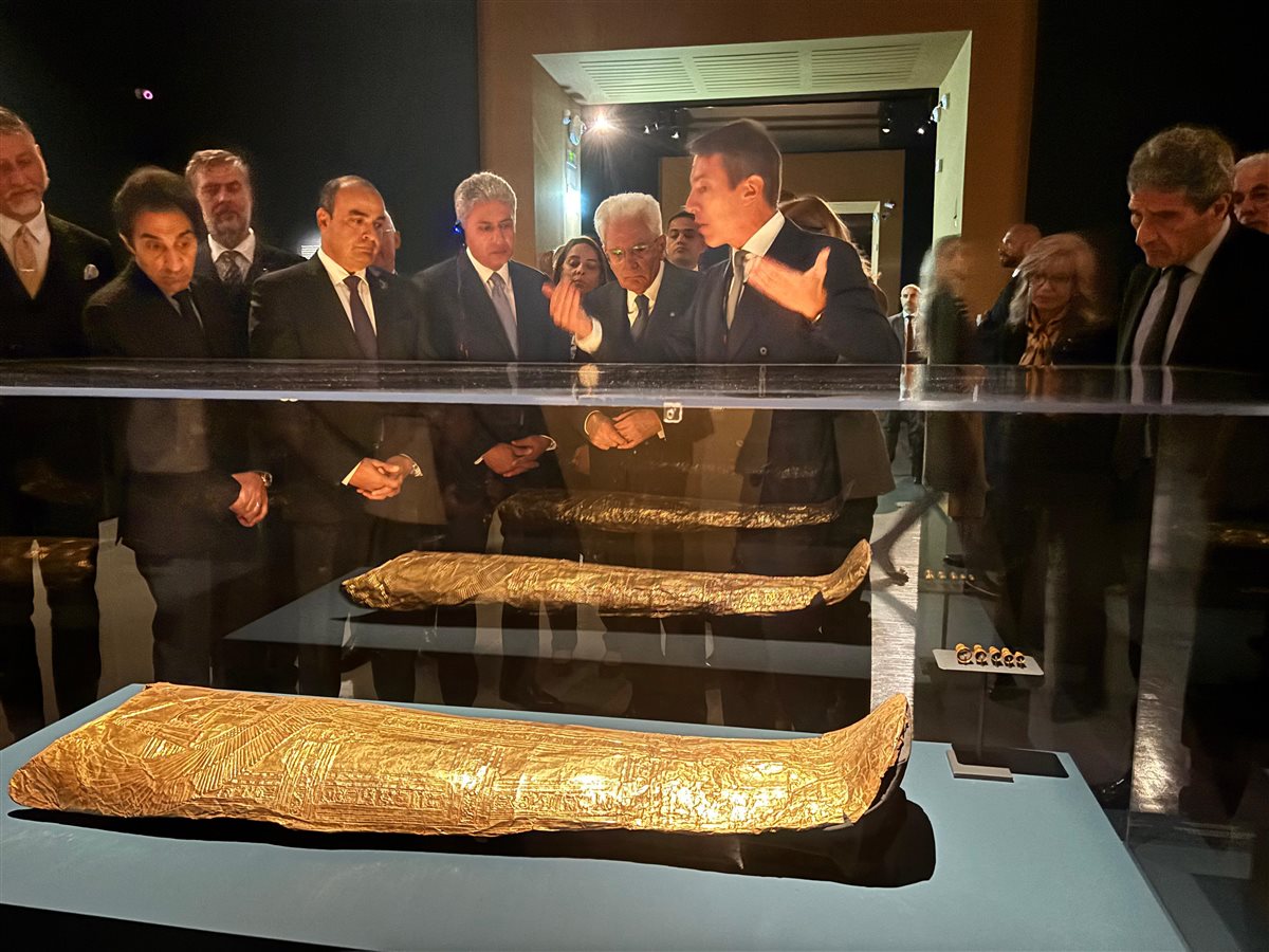 رئيس جمهورية إيطاليا يفتتح معرض كنوز الفراعنة في العاصمة الإيطالية روما | صور