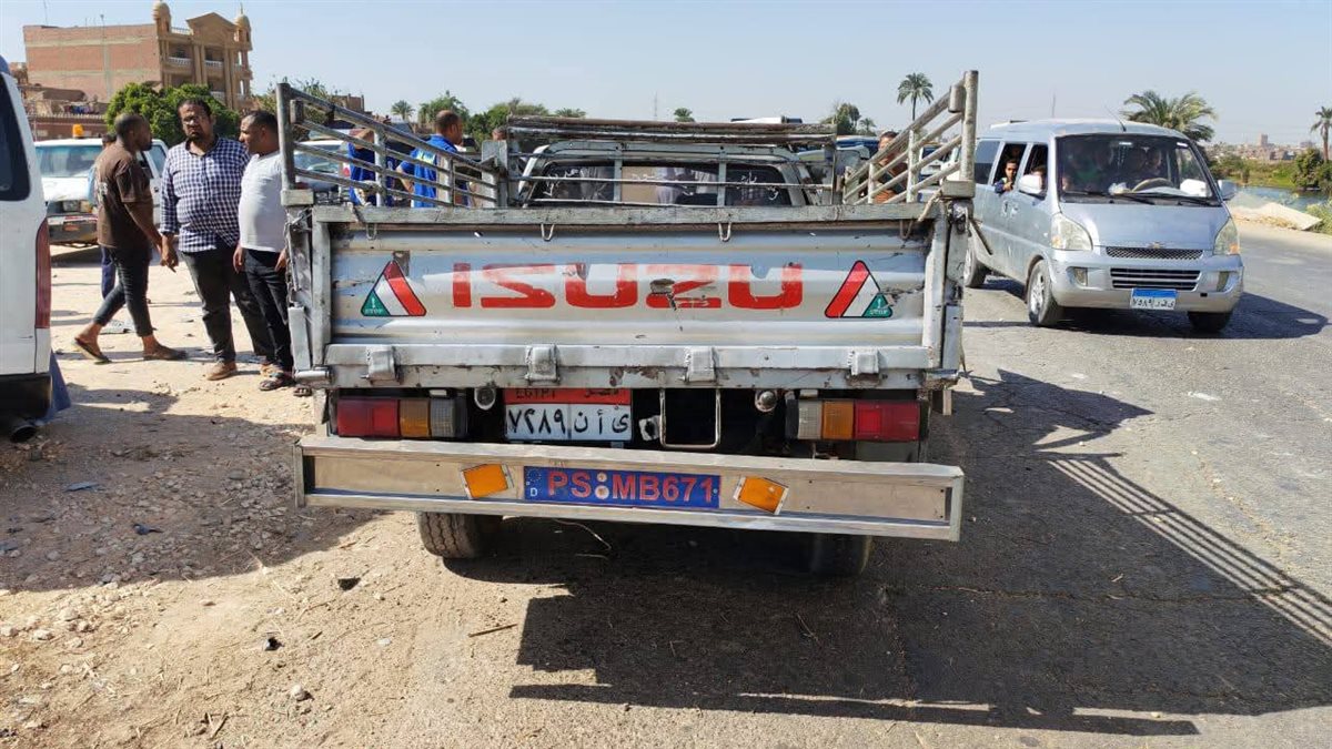 تصادم سيارتين بأسيوط 
