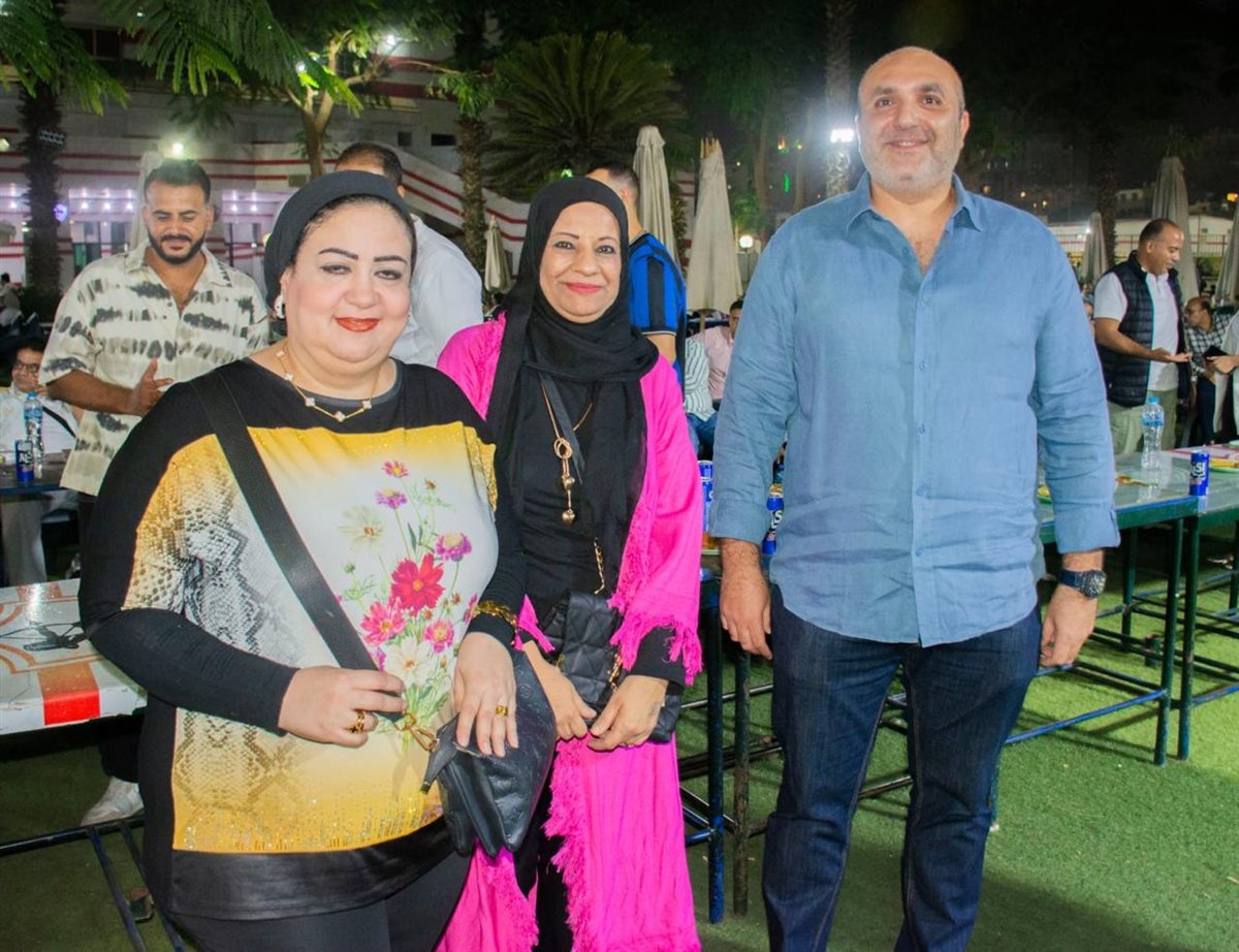 أعضاء نادي الزمالك يحتفلون بتعيين هاني العتال عضوا بمجلس الشيوخ