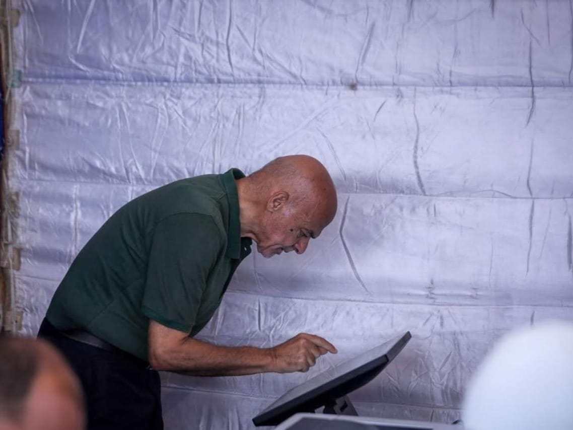 التصويت الإلكتروني في انتخابات نادي الزهور