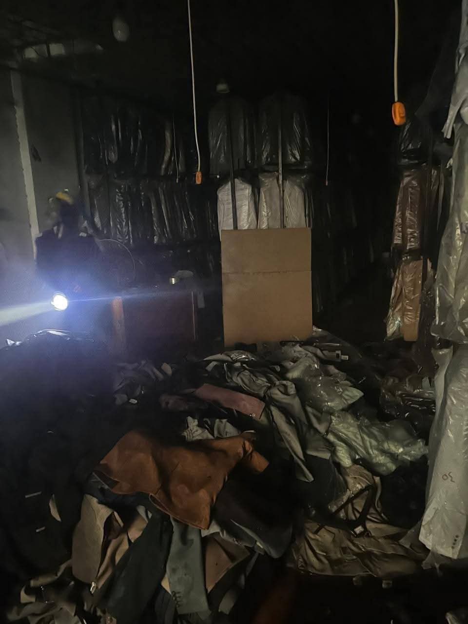 السيطرة على حريق داخل مصنع للملابس الجاهزة بقليوب