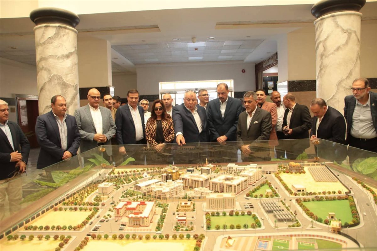 وزيرا التنمية المحلية والزراعة يتفقدان مجمع المصالح الحكومية للخدمات الذكية في الوادي الجديد