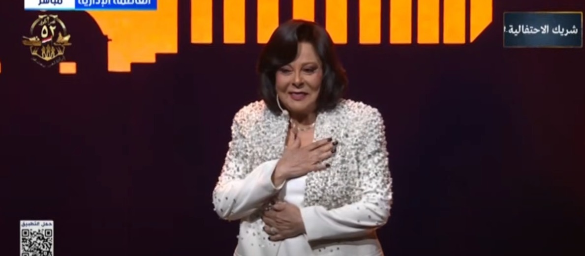 إسعاد يونس لـ الرئيس السيسي في احتفالية وطن السلام: معلش مجبتش البيجاما الكستور المكوجي ضرب عليها متأسفة جدًا