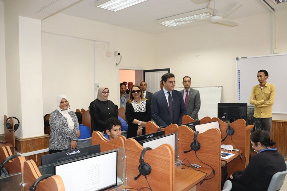 جانب من جولة وزير الثقافة