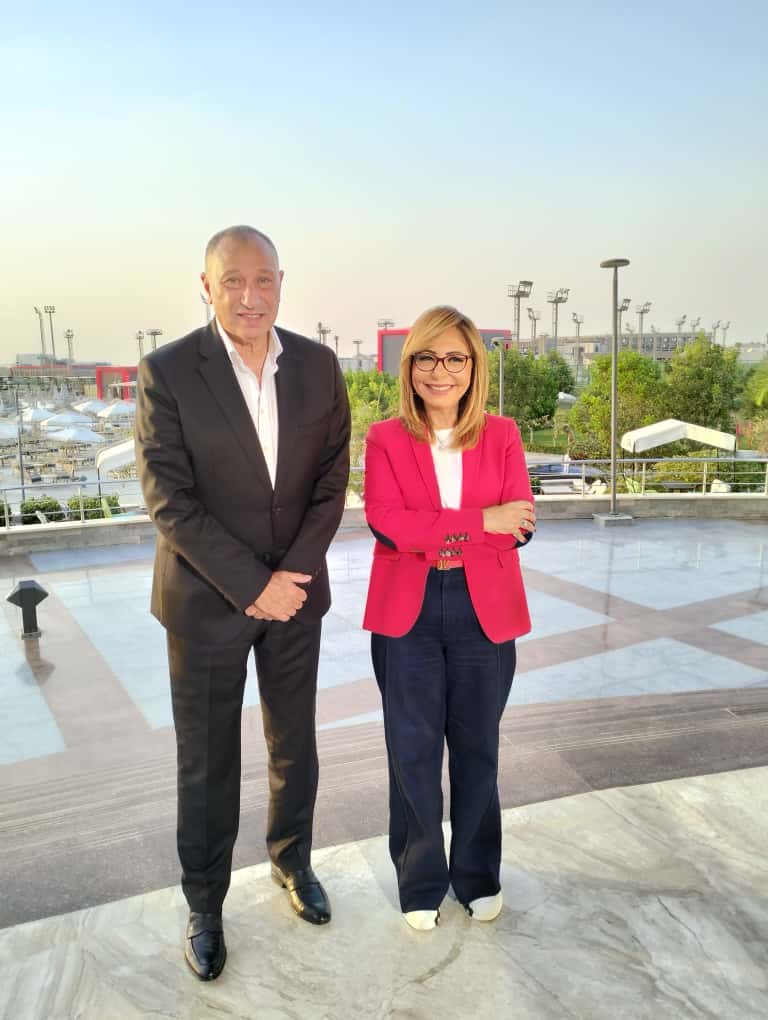 الخطيب رفقة الإعلامية لميس الحديدي