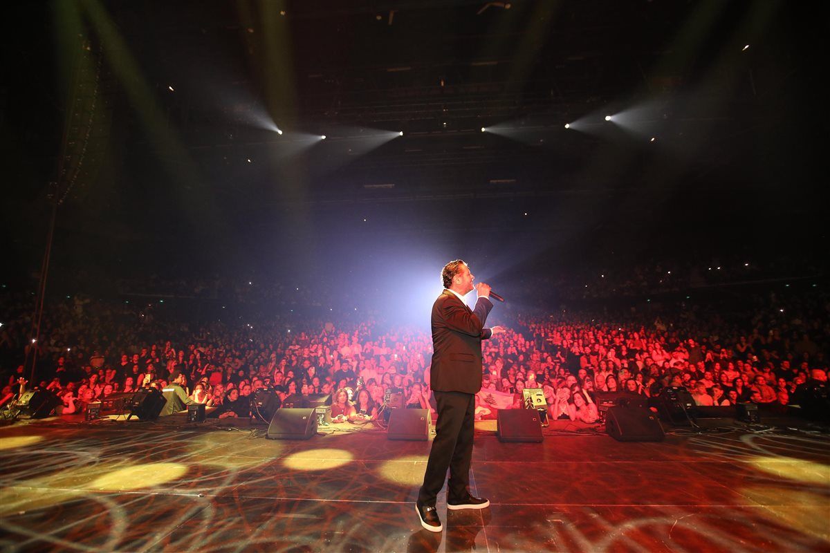 4500 شخص.. راغب علامة يرفع شعار كامل العدد في حفله الأخير بـ باريس