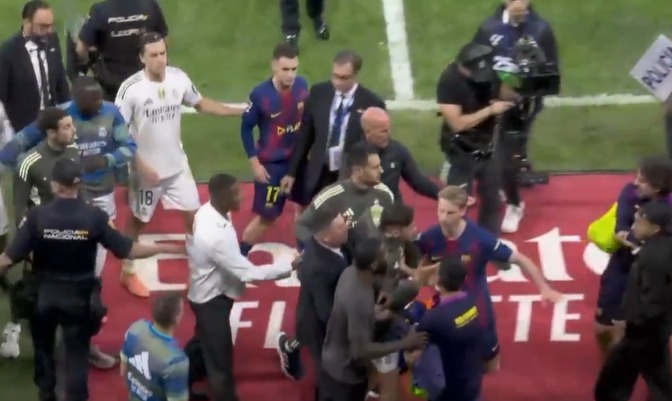 هجوم شرس من لاعبي ريال مدريد على لامين يامال نجم برشلونة عقب انتهاء الكلاسيكو