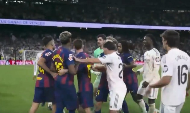 هجوم عنيف على لامين يامال