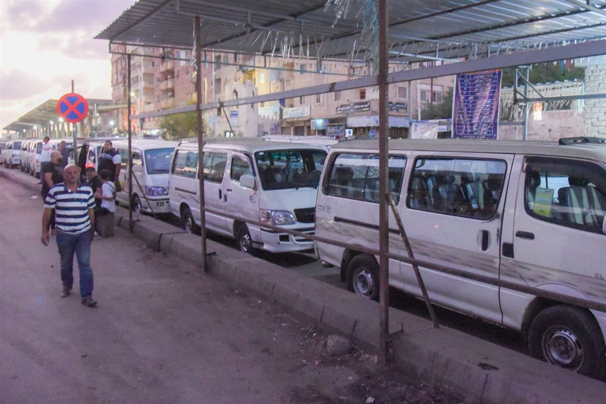 مواقف السيارات 