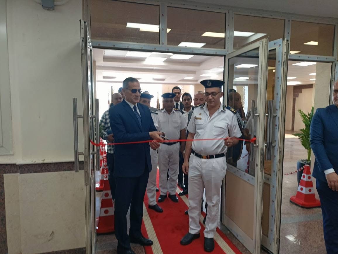 مدير أمن الأقصر يفتتح وحدة المرور المطورة بطيبة 