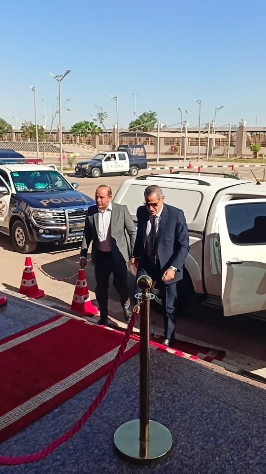 مدير أمن الأقصر يفتتح وحدة المرور المطورة بطيبة 