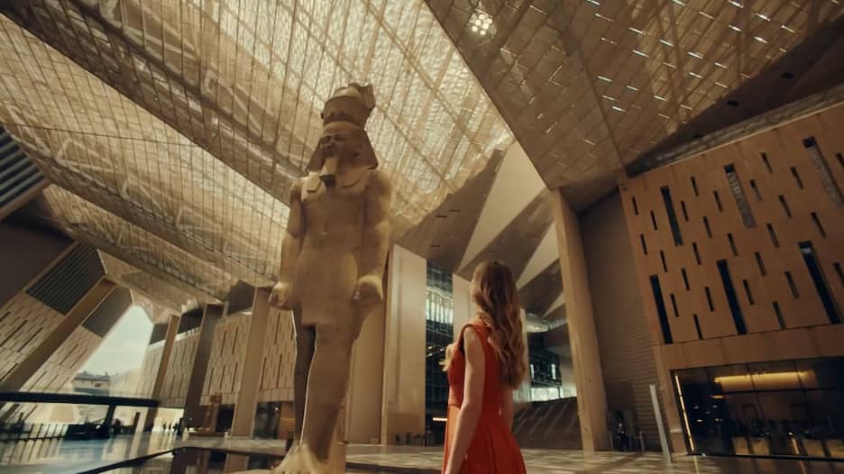 تمثال رمسيس.. مدخل بهو المتحف المصري الكبير