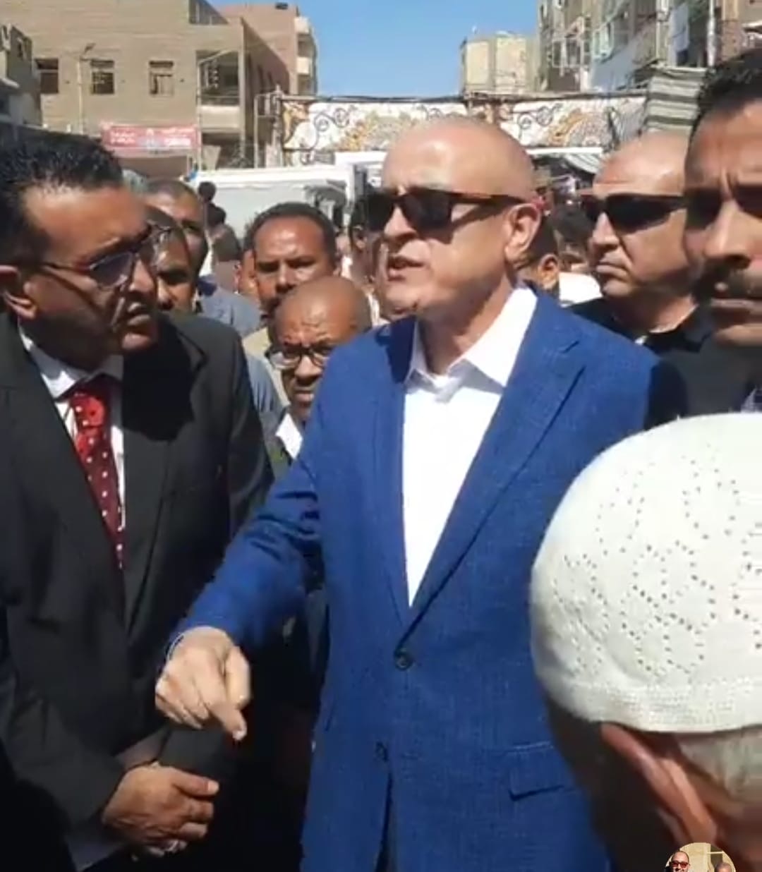 محافظ الأقصر يفتتح سوق اليوم الواحد بإسنا