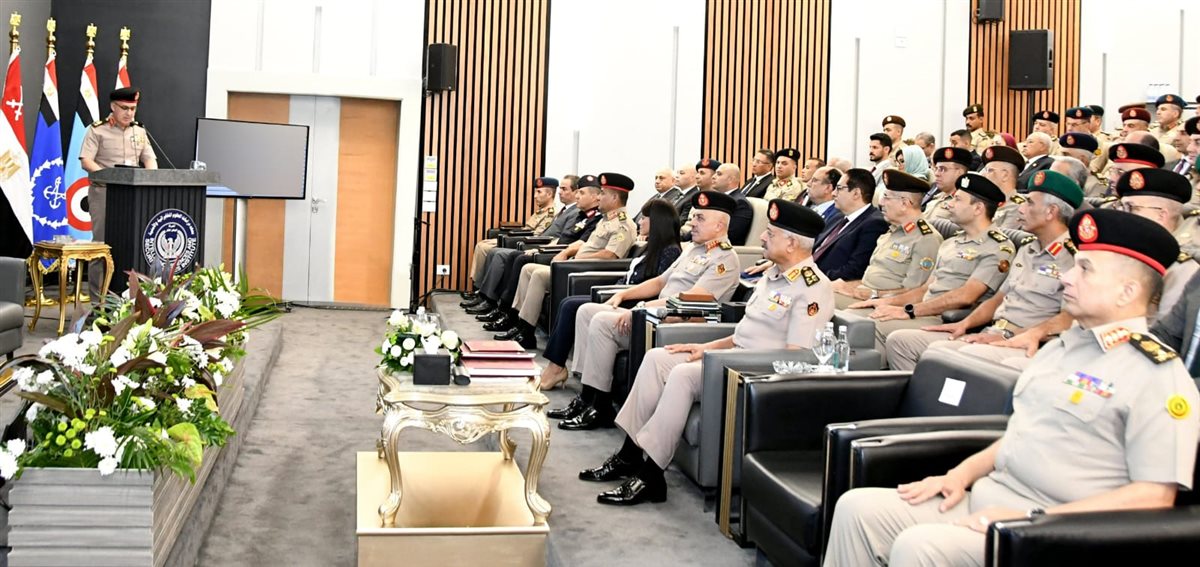 وزير الدفاع يشهد مناقشة البحث الرئيسى لمركز الدراسات الإستراتيجية للقوات المسلحة