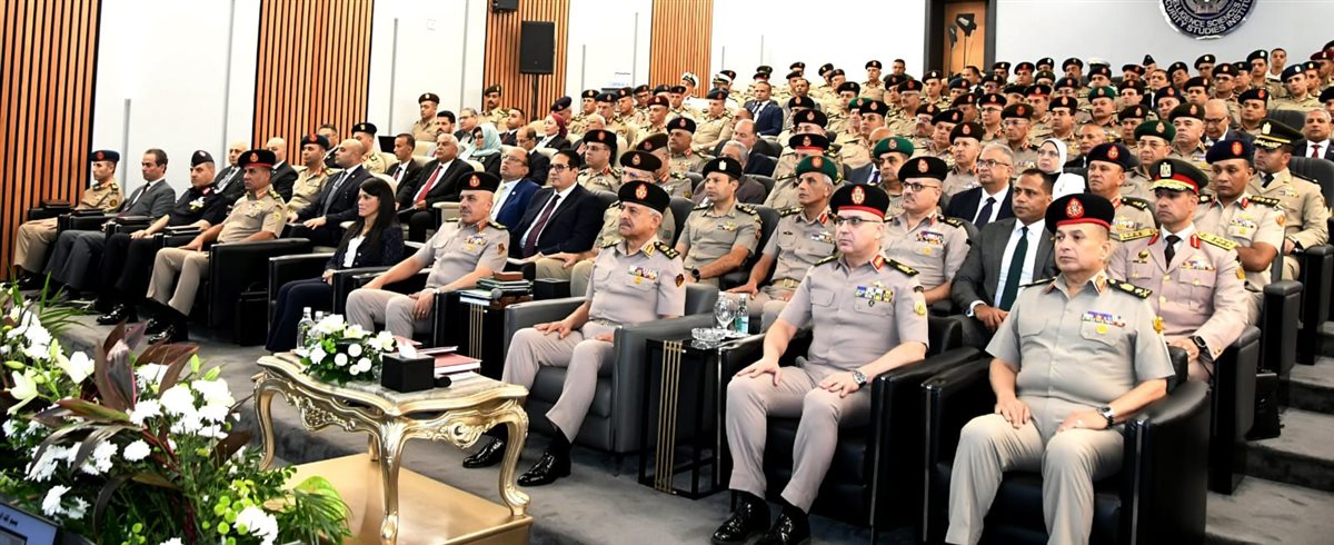 وزير الدفاع يشهد مناقشة البحث الرئيسى لمركز الدراسات الإستراتيجية للقوات المسلحة