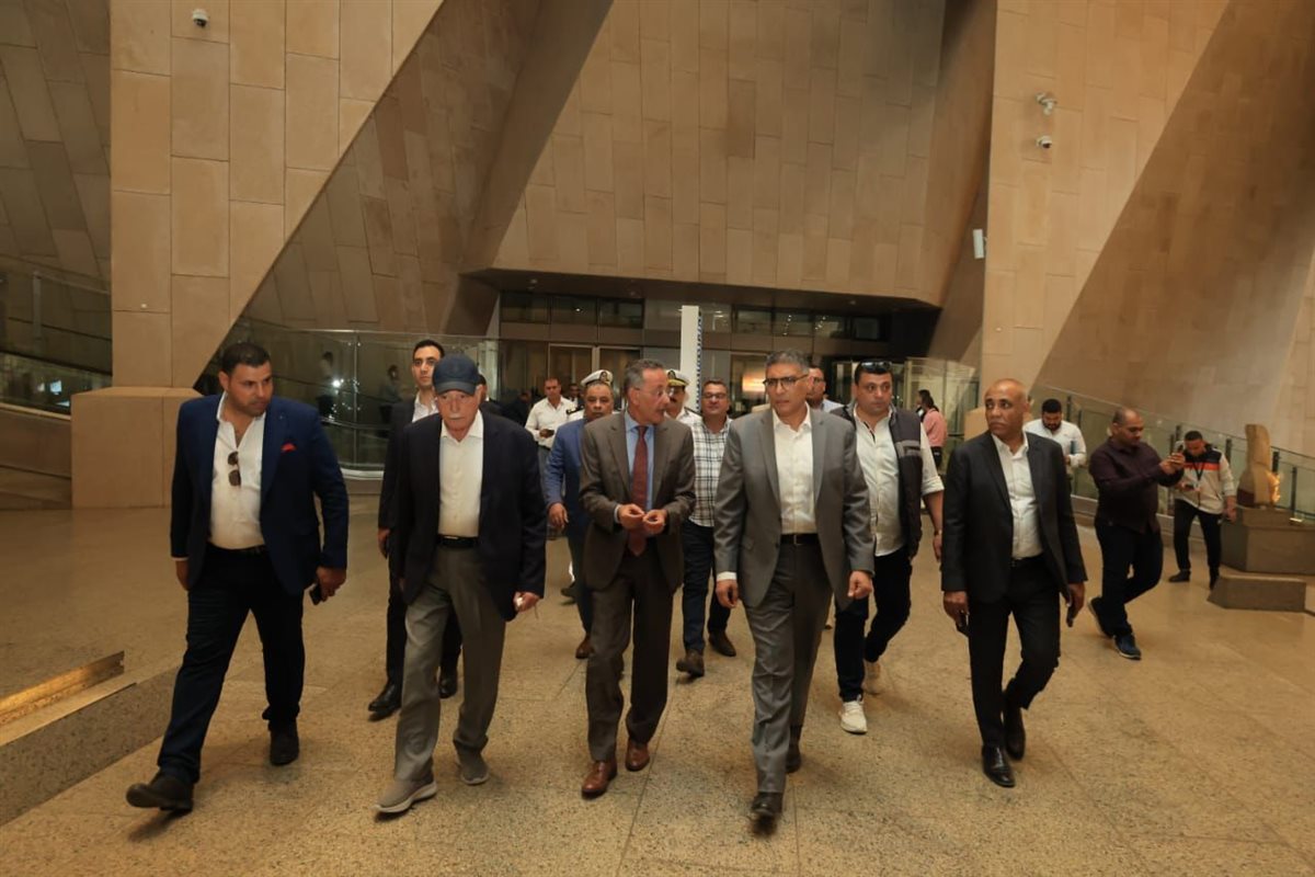 محافظ الجيزة&nbsp;ومستشار رئيس الجمهورية يتفقدان المتحف المصري الكبير&nbsp;