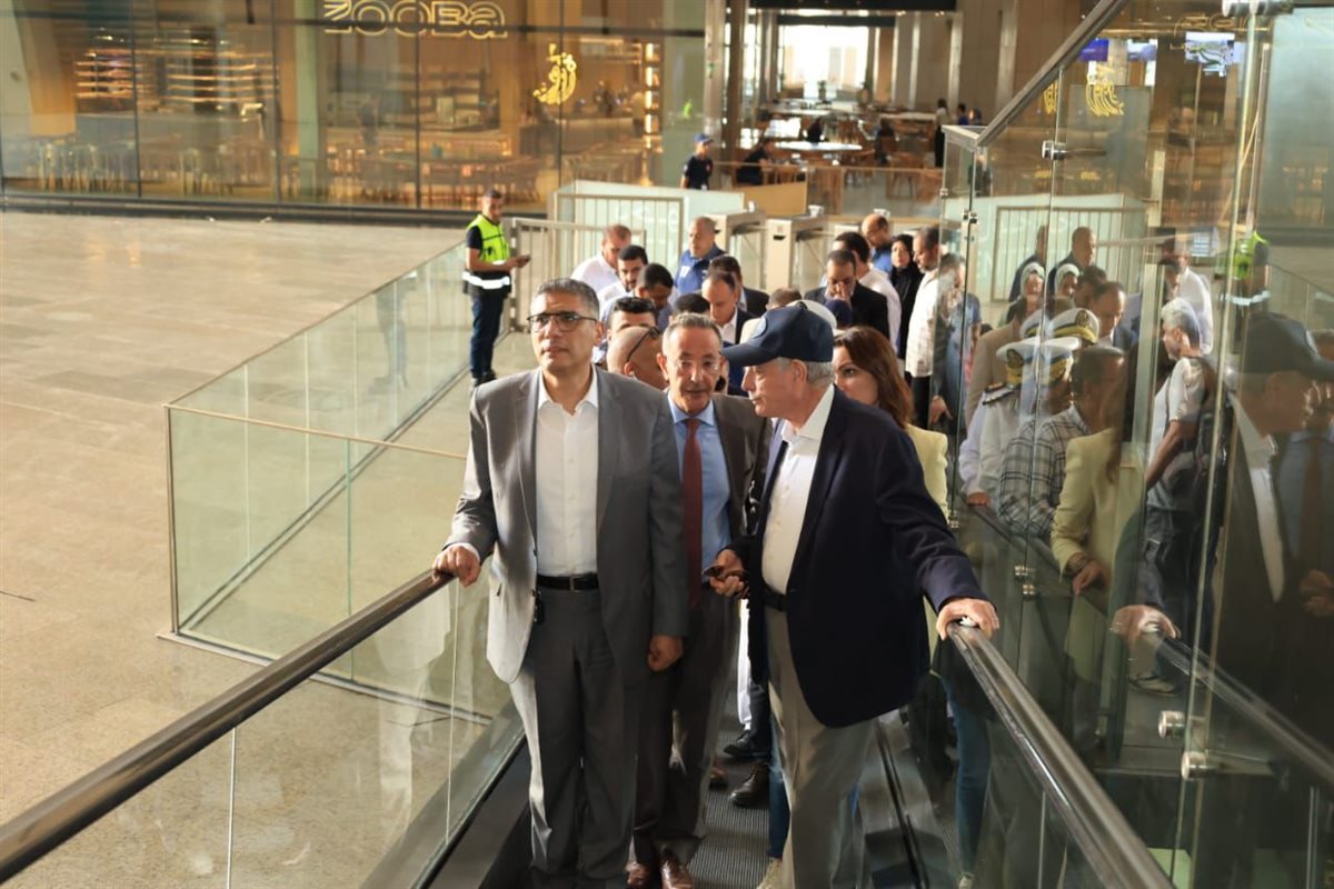 محافظ الجيزة&nbsp;ومستشار رئيس الجمهورية يتفقدان المتحف المصري الكبير&nbsp;