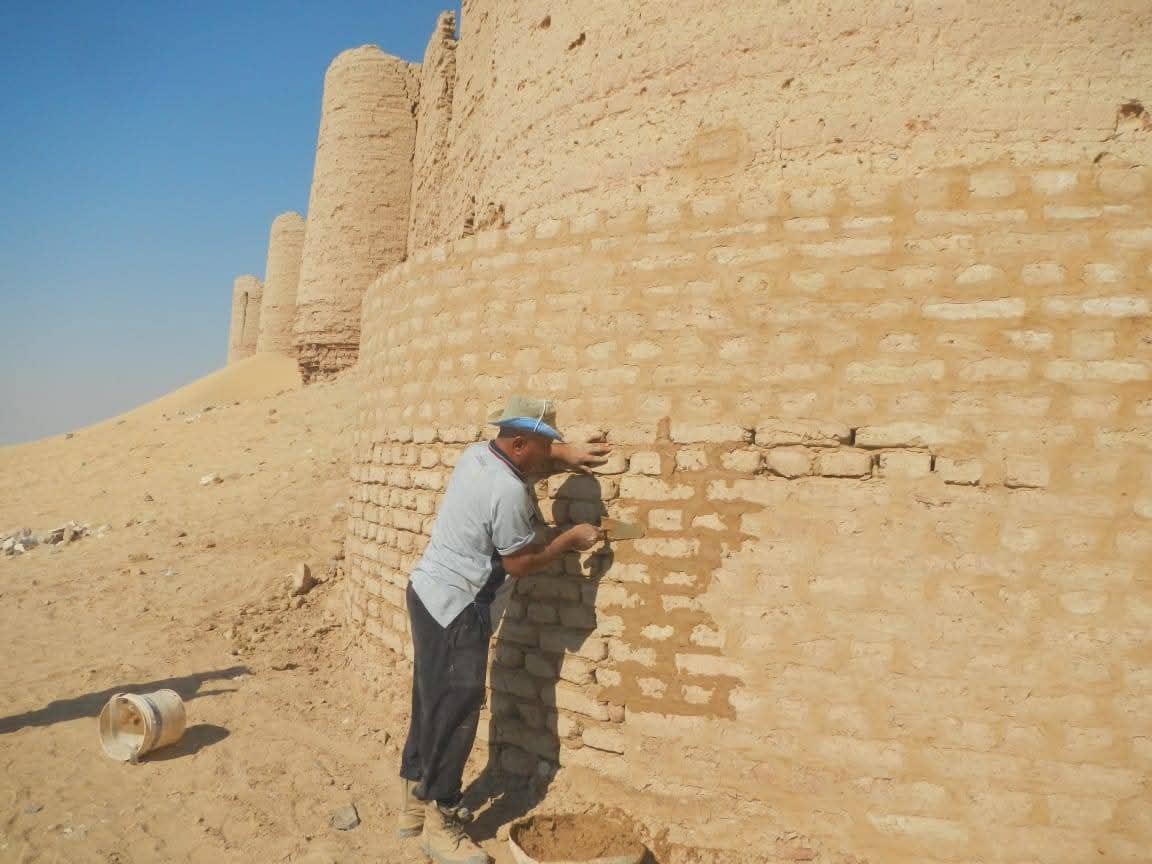 أعمال المسح الأثري والترميمات لمنطقة الدير الاثرية