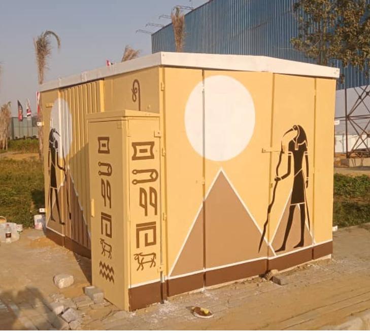 تجميل الأكشاك الكهربائية برسومات فرعونية على الطرق المؤدية للمتحف المصري الكبير