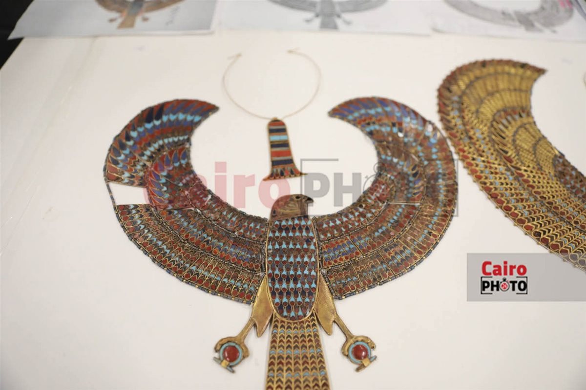 قلادة ذهبية للملك توت عنخ آمون