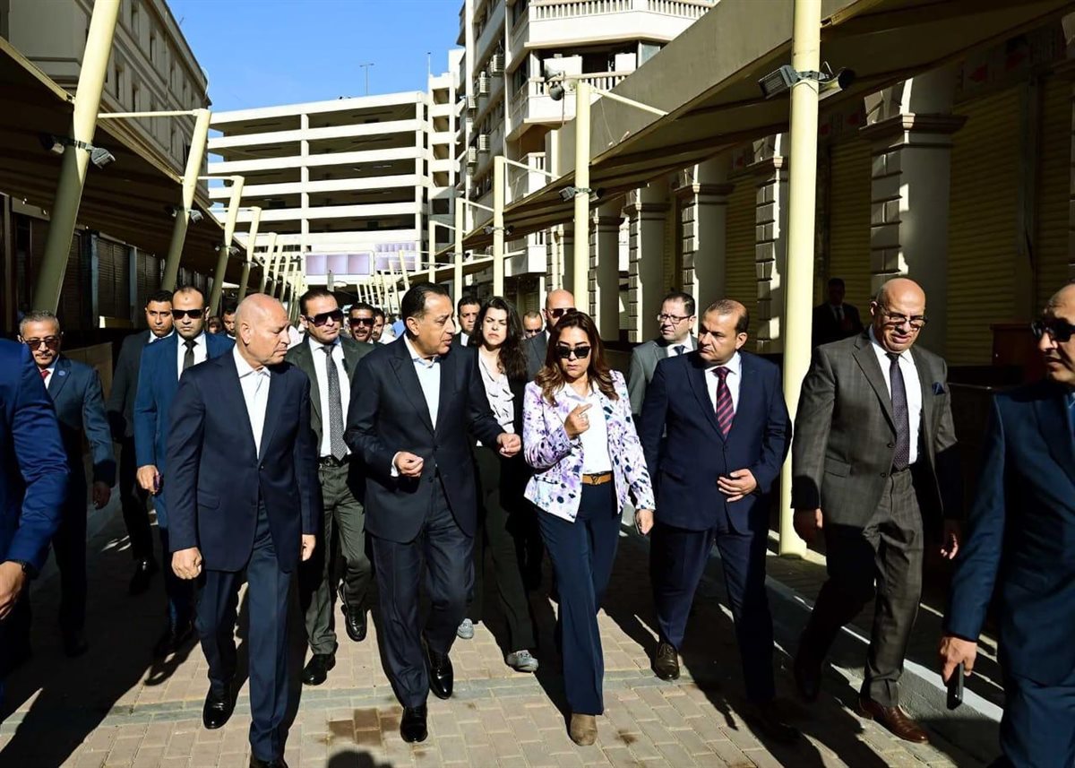 بعد تطويره.. القاهرة تبدأ أعمال تسكين الباعة في سوق العتبة