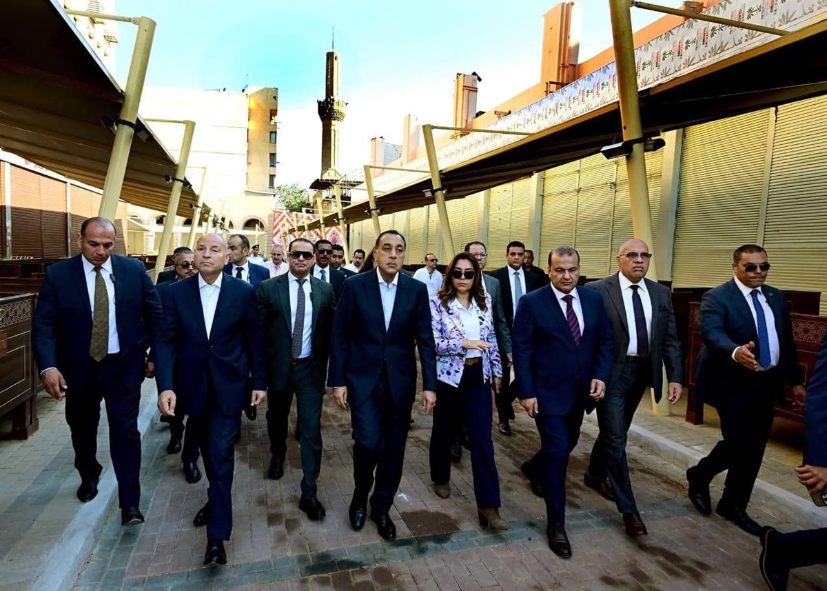 بعد تطويره.. القاهرة تبدأ أعمال تسكين الباعة في سوق العتبة