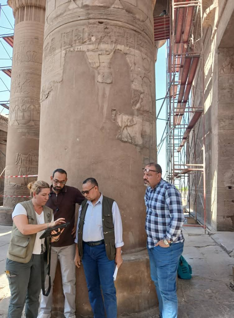 مدير عام آثار أسوان يتفقد معبد كوم أمبو