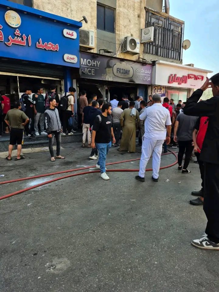اندلاع حريق بمحل فريداي للأيس كريم بالعاشر من رمضان