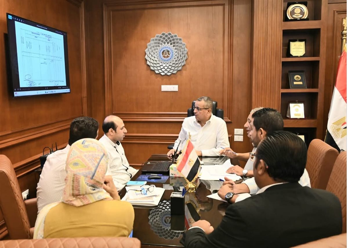 محافظ جنوب سيناء يناقش ظاهرة التعديات على أملاك الدولة 