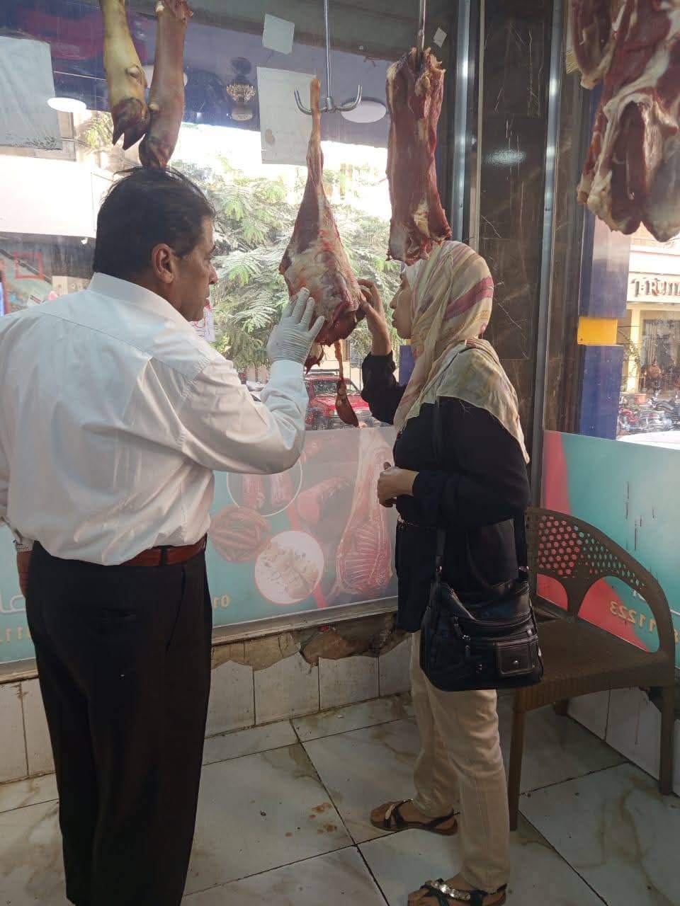 ضبط 43 كيلو لحومًا فاسدة في حملة مشتركة لمديرية الطب البيطري ومباحث التموين بالأقصر