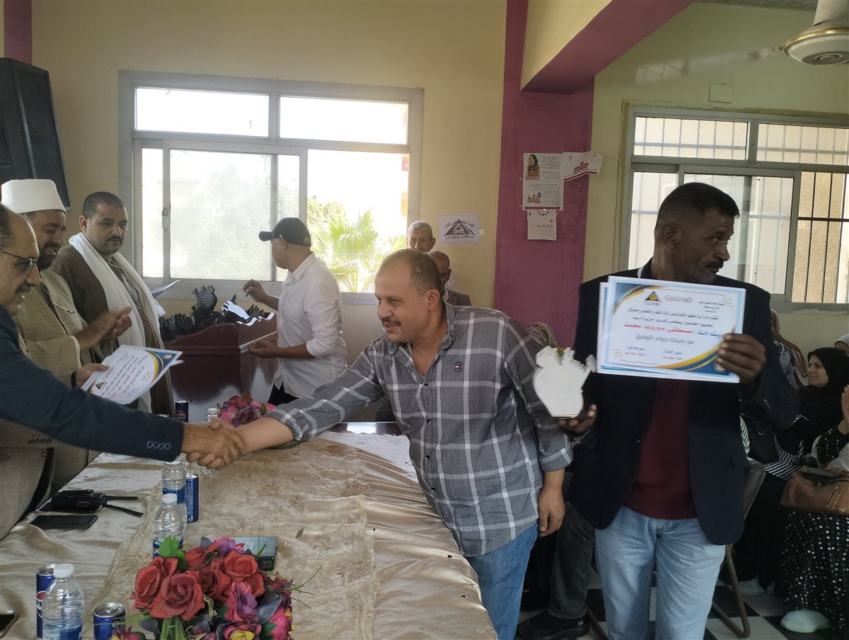 جانب من تكريم العاملين بالقطاع