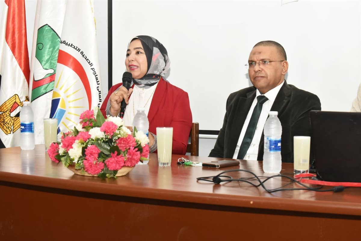 جانب من الندوة