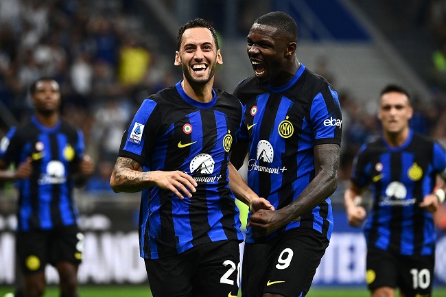 القنوات الناقلة لمشاهدة بث مباشر مباراة إنتر ميلان ضد فيورنتينا اليوم في الدوري الإيطالي 