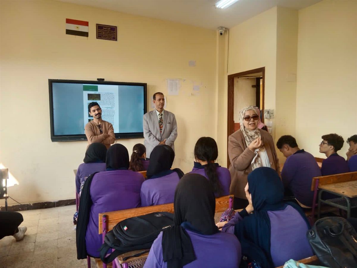 جولة ميدانية لمدير عام المدارس الرسمية والمتميزة للغات لمتابعة سير العملية التعليمية