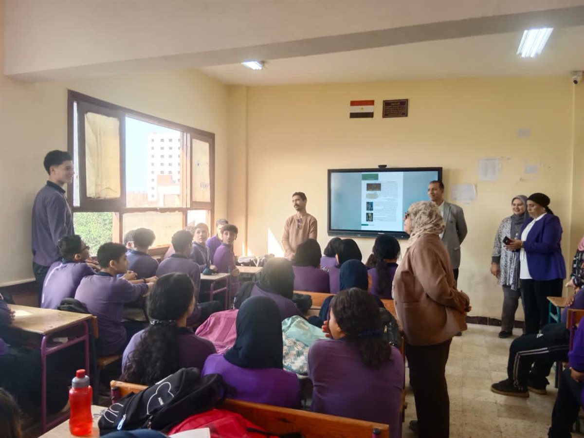 جولة ميدانية لمدير عام المدارس الرسمية والمتميزة للغات لمتابعة سير العملية التعليمية