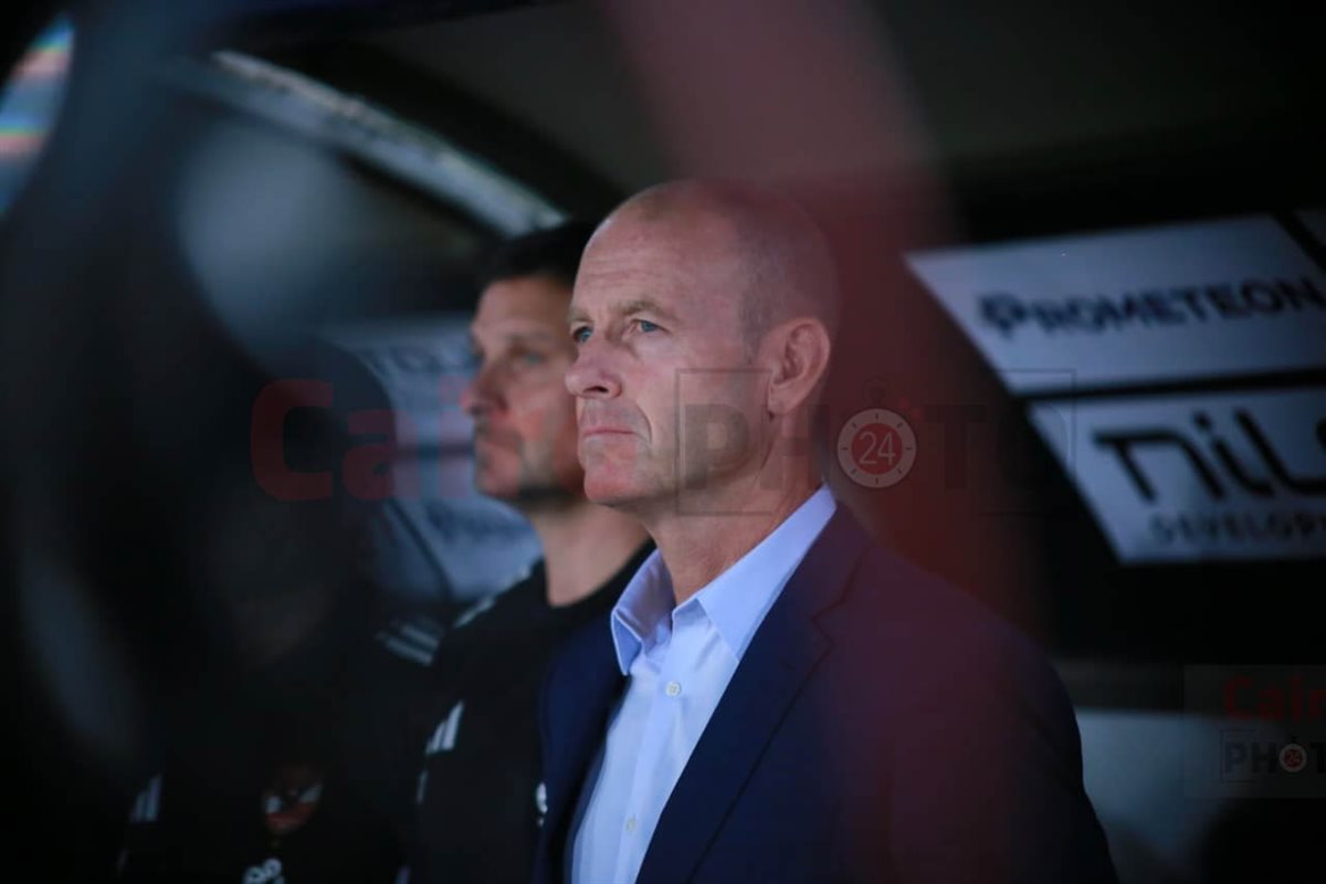 لقطات من الشوط الأول لمباراة الأهلي وبتروجت في الدوري الممتاز