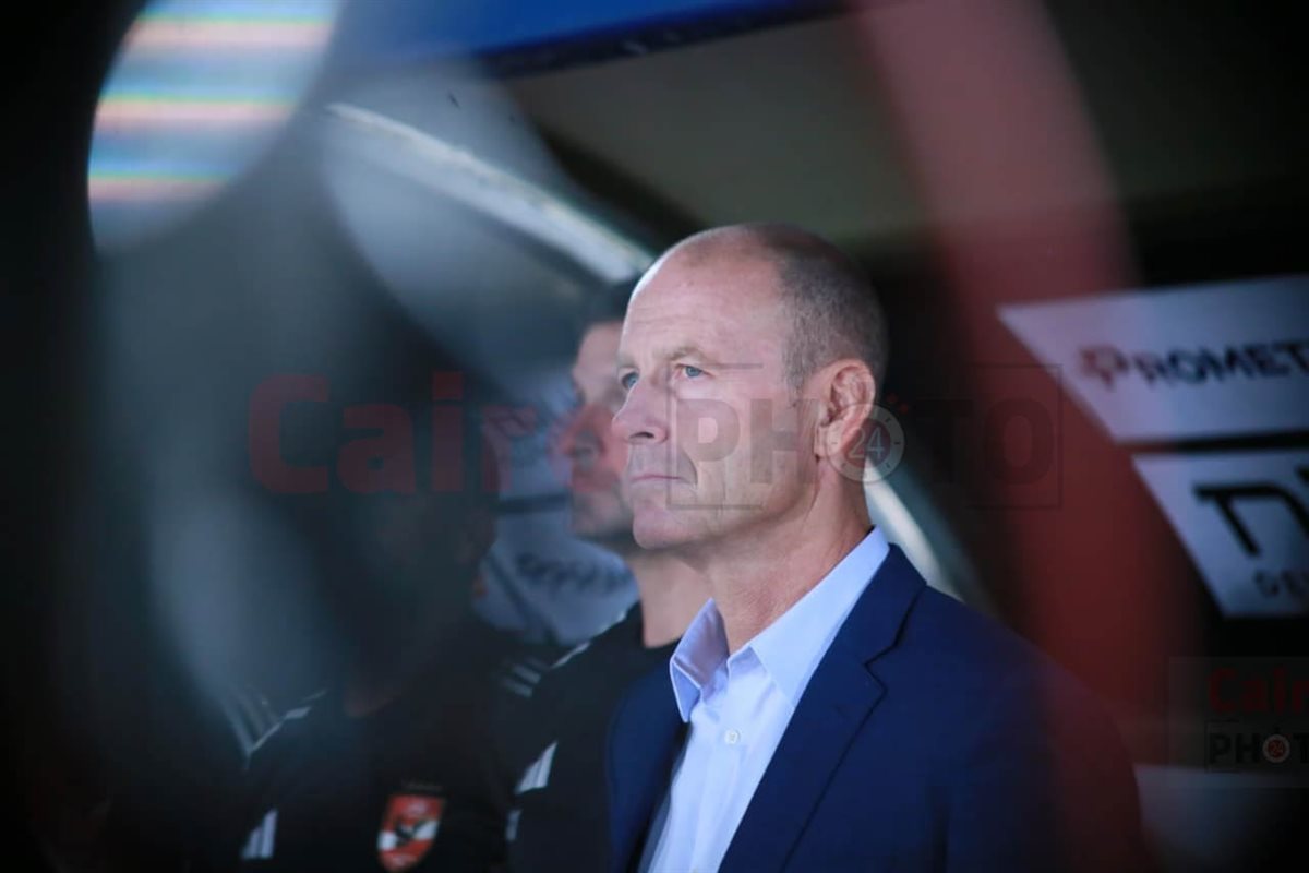 لقطات من الشوط الأول لمباراة الأهلي وبتروجت في الدوري الممتاز