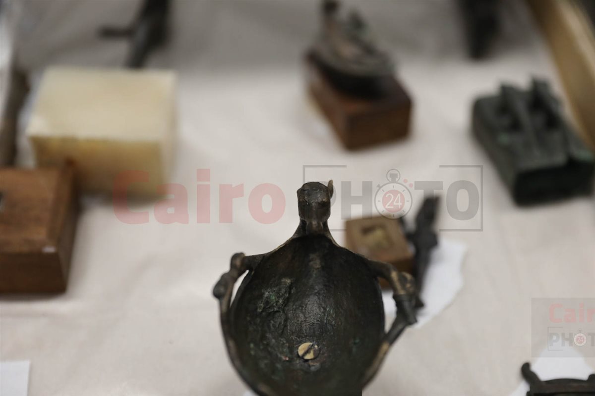 تماثيل الآلهة