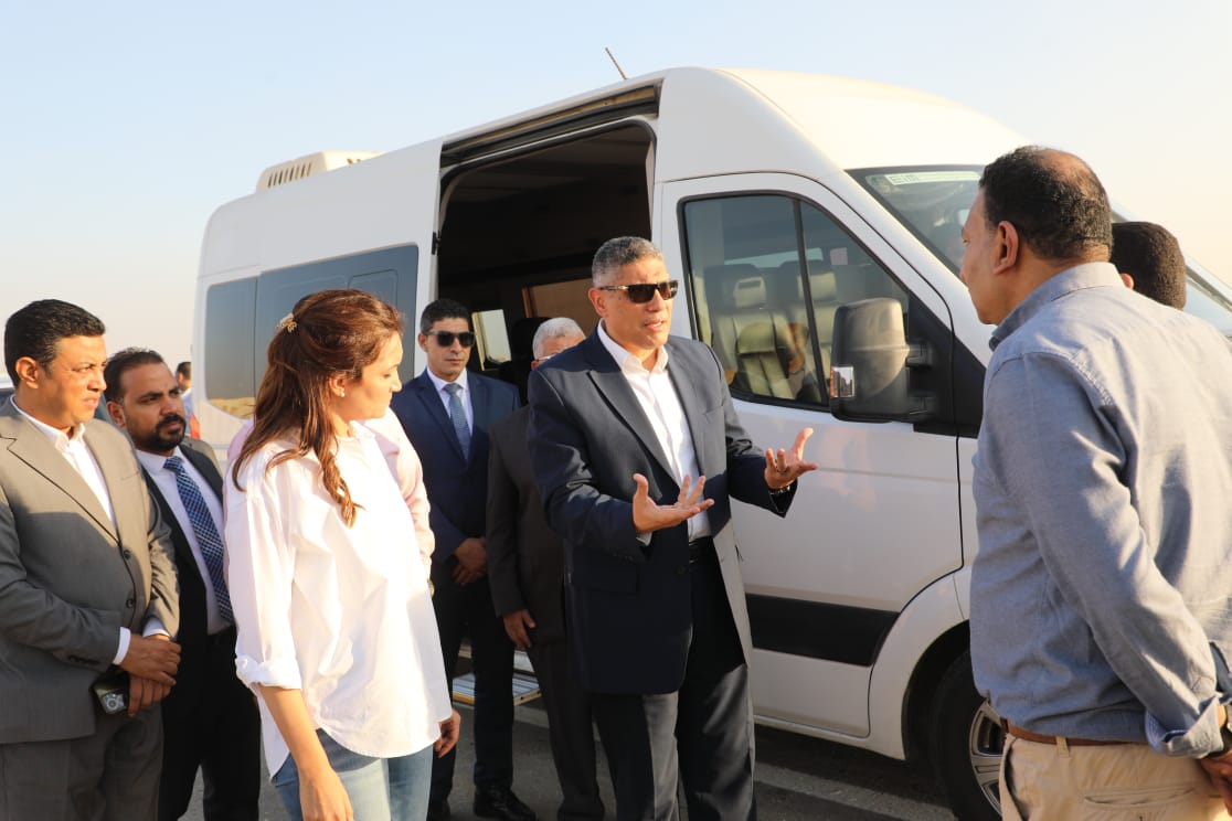 محافظ الجيزة يتابع أعمال التجميل والإنارة بطريق مصر الإسكندرية الصحراوي ومطالع ومنازل الدائري