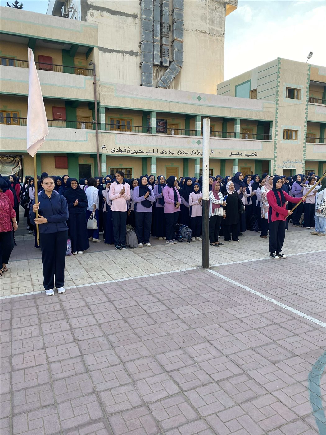 احتفال الطلاب بافتتاح المتحف المصري الكبير 