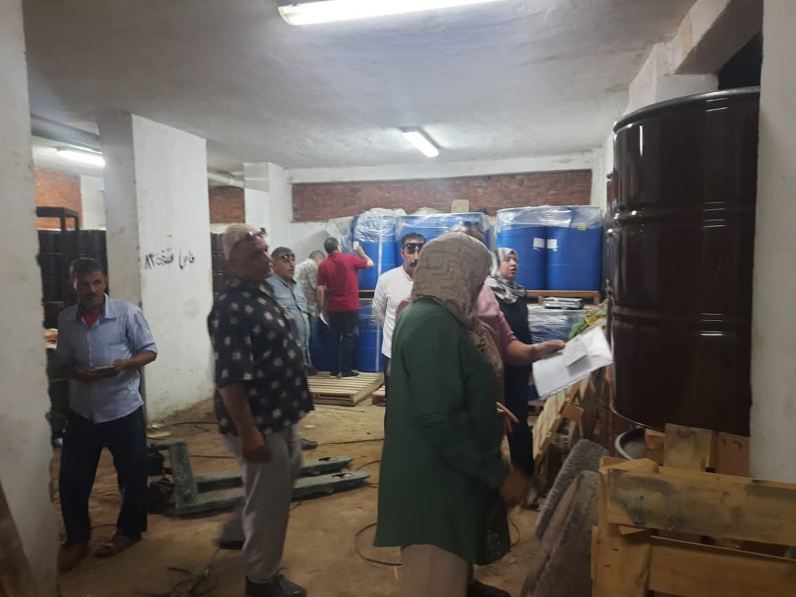 ضبط 20 طن مواد مجهولة داخل مخزن غير مرخص لصناعة الحلاوة الطحينية بالمنوفية