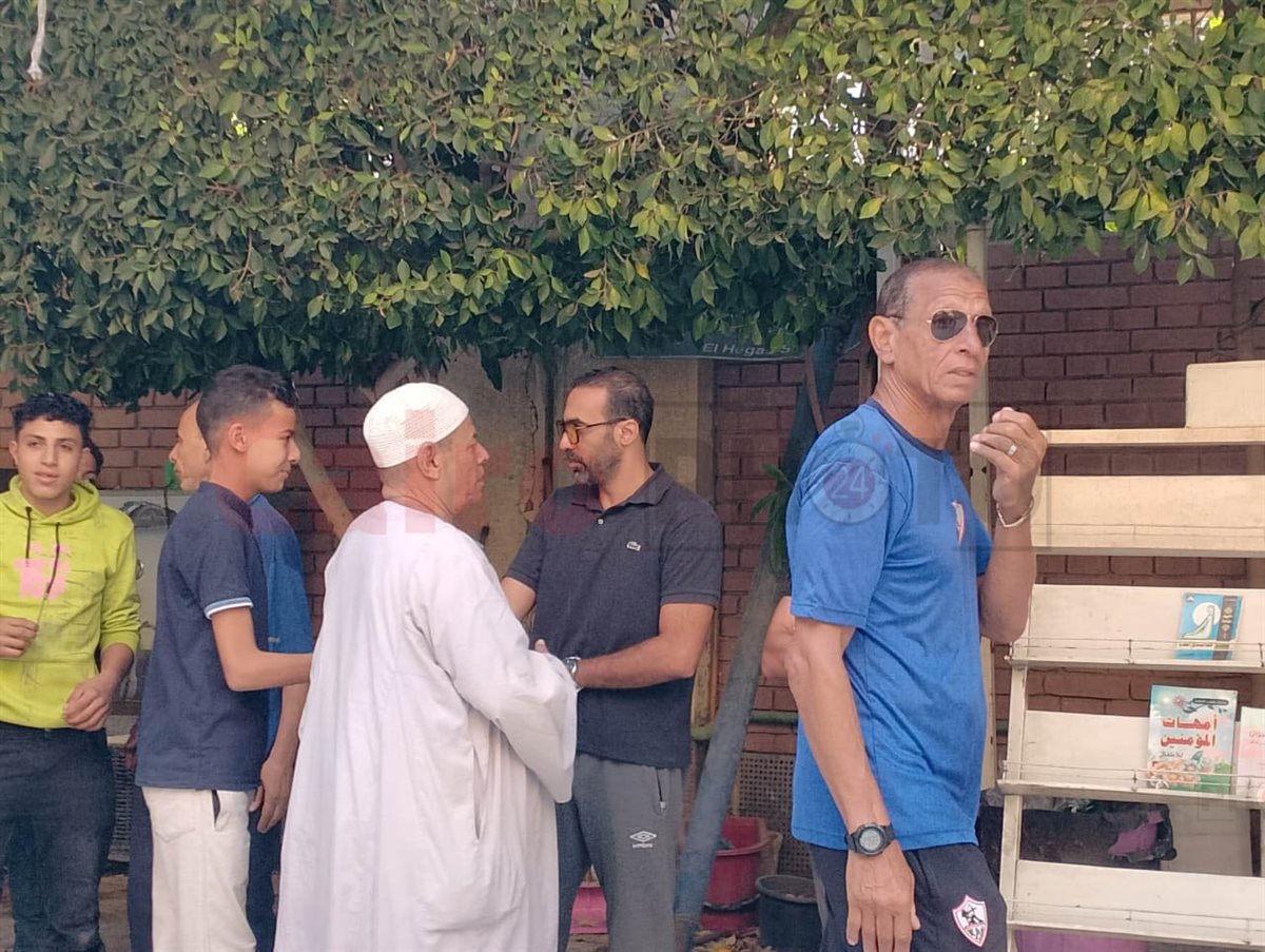 <strong>تشييع جثمان والد جمال حمزة نجم الزمالك الزمالك</strong>
