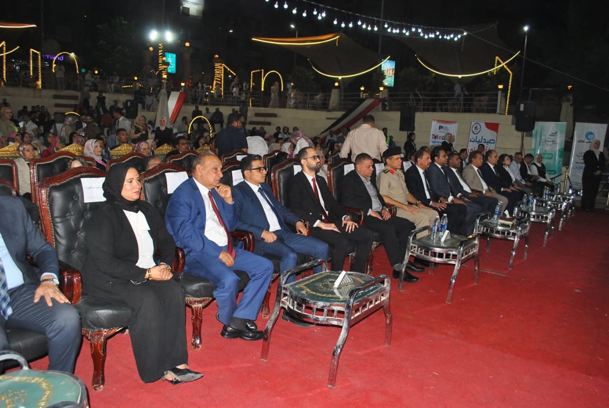 محافظ سوهاج يُكرّم 400 من الكوادر الطبية والإدارية تقديرًا لجهودهم المتميزة 