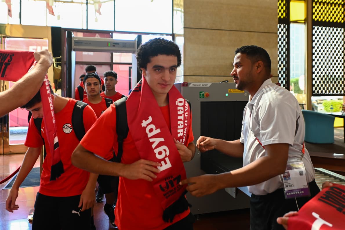 وصول بعثة منتخب الناشئين لمقر إقامتها في قطر (9)