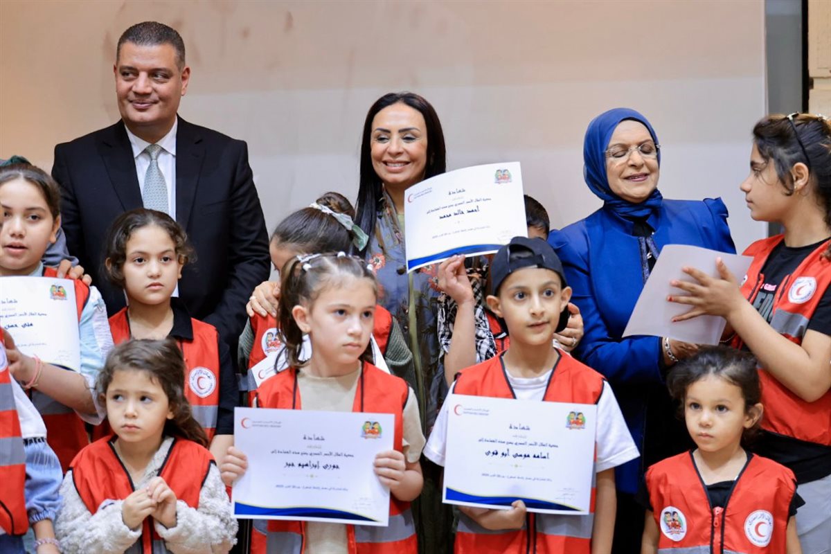 وزيرة التضامن تترأس اجتماع مجلس إدارة الهلال الأحمر المصري
