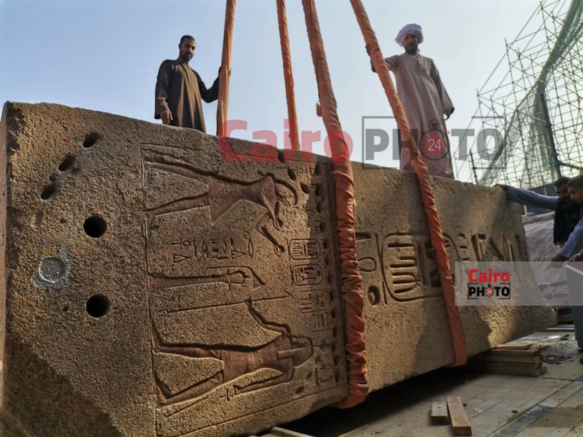 كواليس نقل القطع الأثرية الثقيلة